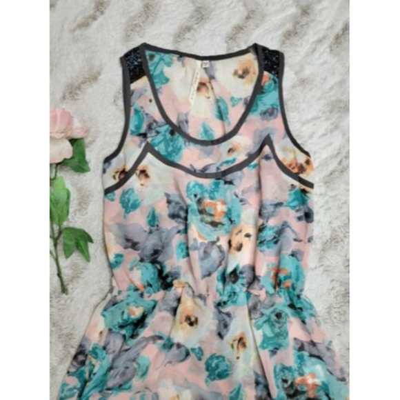 Bellatrix Watercolor Floral Print Beaded Shoulder Sleeveless Peplum Blouse Sz S - Picture 2 of 10